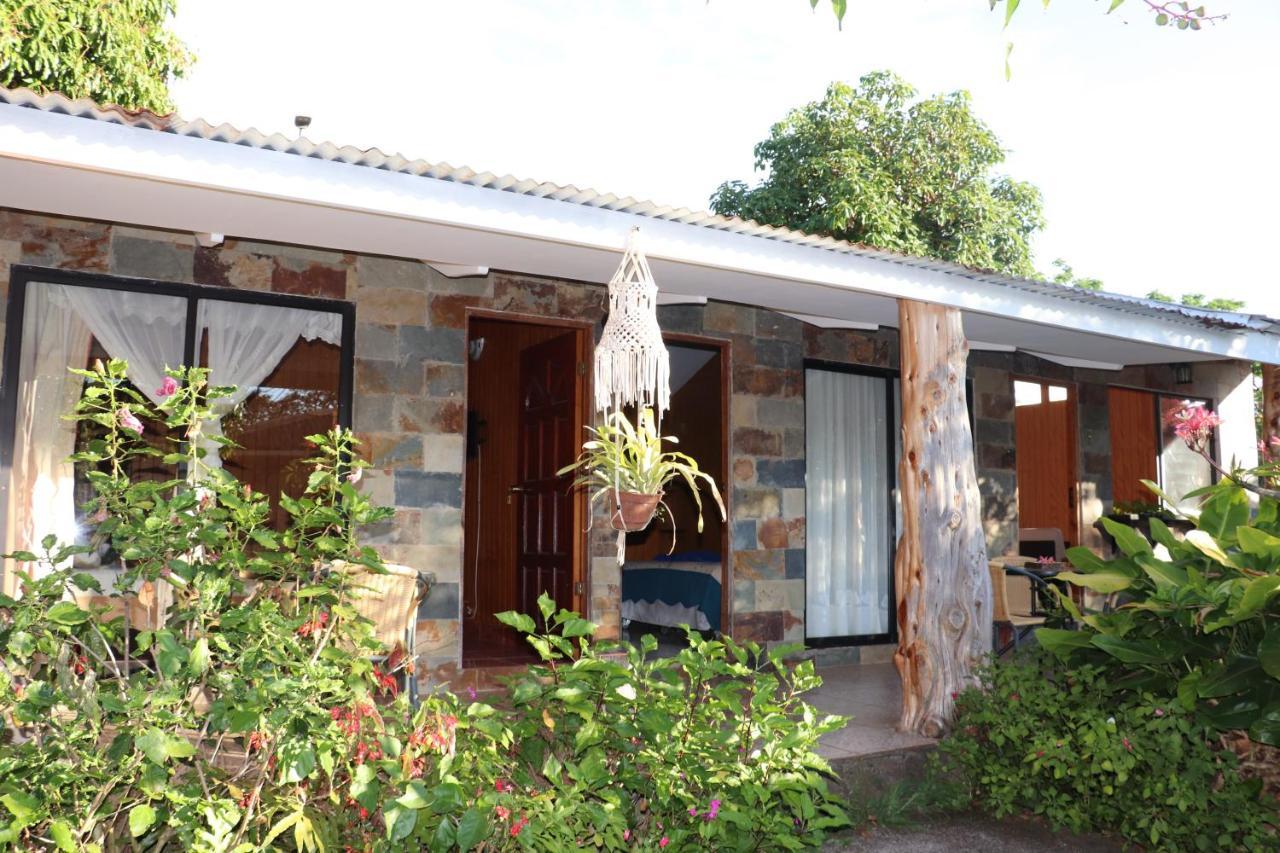 Hostal Avareipua Hanga Roa Bagian luar foto